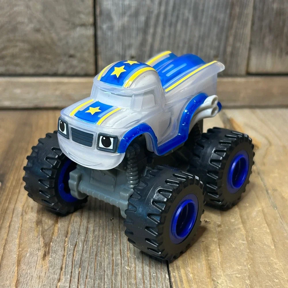 Fisher-Price Blaze and the Monster Machines Light Rider Darington Lights Up